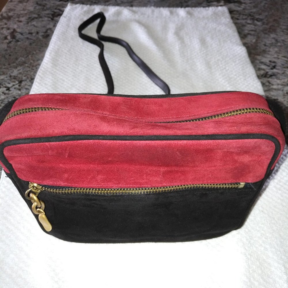 RED & BLACK SUEDE COLORBLOCK CAMERA HANDBAG BY LJS